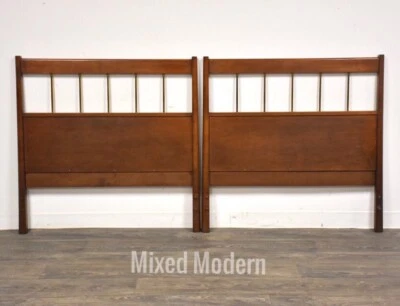 Cabeceros dobles de grupo planificador de abedul macizo - un par Foto 1 de 4