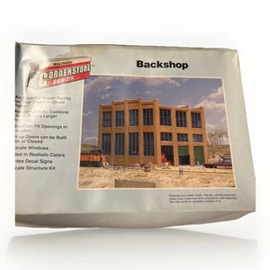 Walthers Cornerstone HO 933-3039 Backshop NEW - Picture 1 of 15