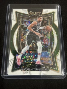 2024-25 Select Giannis Antetokounmpo #60 Disco White Prizm /75 - Picture 1 of 2