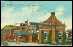 C.M. & ST. PAUL DEPOT - RED WING, MINN POSTCARD - Picture 1 of 1