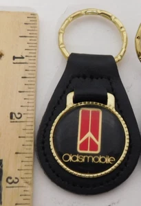 Oldmobile Key Ring Key Fob  Leather USA Made Keyring NOS - Imagen 1 de 2