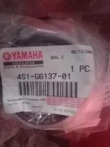 4S1-G6137-01-00 Yamaha sello del eje de transmisión (Sello 2) 4S1G61370100, pieza original nueva - Imagen 1 de 3