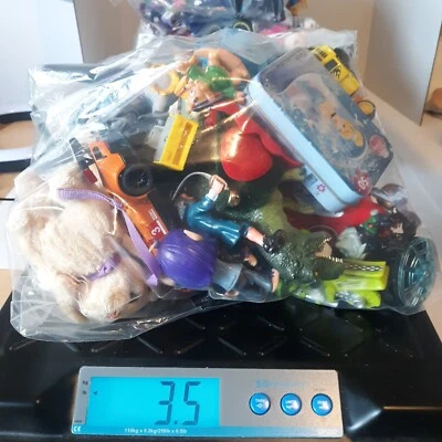 Bolsa de agarre de juguetes sueltos varios de 3 lb figuras de acción muñecas figuras peluches juegos LEER Foto 1 de 2