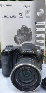 Fujifilm FinePix Digital S5600 Camera 10x Optical Zoom 5.1 MP  +XD Card + Manual - Picture 1 of 10