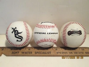 AN ASSORTMENT OF THREE [3] BASEBALLS. SOX - GIANTS - OFFICIAL. - Afbeelding 1 van 2