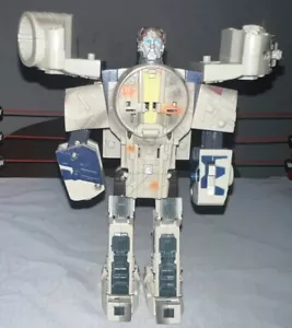 Hasbro Han Solo Millennium Falcon Action Figure Transformers Star Wars - Picture 1 of 5