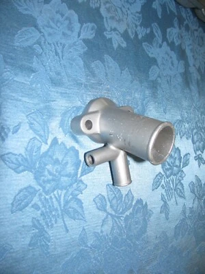 Datsun 510 620 L16 L18 L20 L SERIES WATER OUTLET WITH GASKET — 第 1/4 张图片