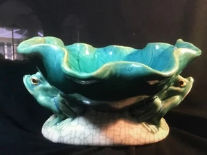 Lilly Pad Leaf Vintage Majolica Centerpiece Bowl with Frogs as Base Pedastal - Picture 1 of 15