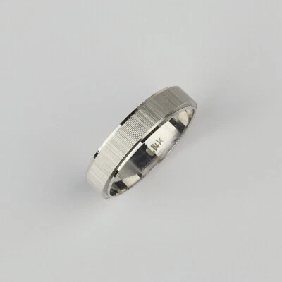 14k White Gold Men's Grooved/Textured 5mm Band Ring Size 9 - Image 1 of 3