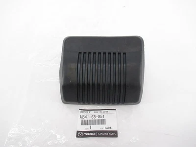 Juego de 2 tapones de parachoques de goma Mazda OEM UB41-65-851 Foto 1 de 2