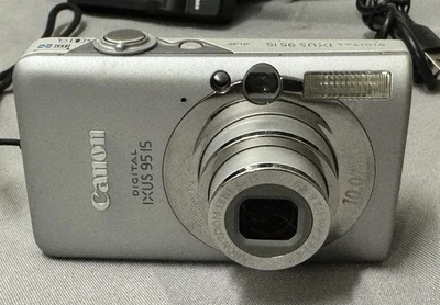 Canon IXUS 95 IS 10.0MP Digitalkamera Silber - Bild 1 von 4