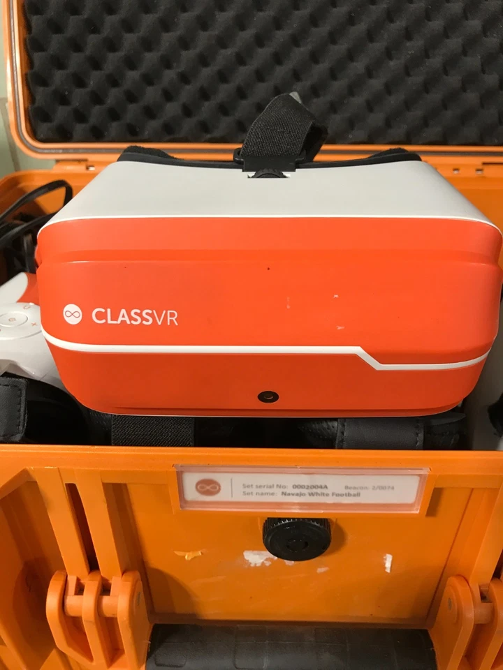 Class VR Headset (CVR-155-A) With Hardcase - Image 1 of 4
