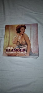 50er Jahre Glamour: Pin-Ups aus dem 20. Jahrhundert. Buchfotos - Bild 1 von 4