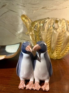 Royal Denmark COPENHAGEN 1190 Porcelain Penguin Pair Statue - Picture 1 of 5