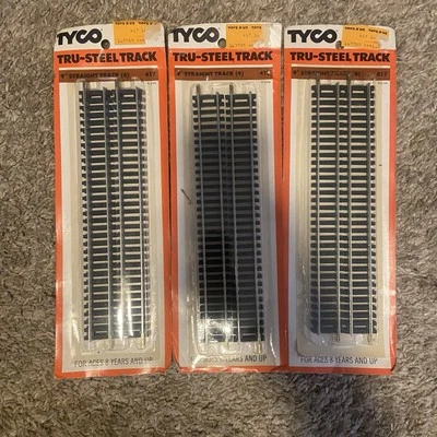 2 Packs Tyco Tru-Steel Track 18" Radius Curve & 3 Packs 9” 417 Straight Tracks - Image 1 of 4