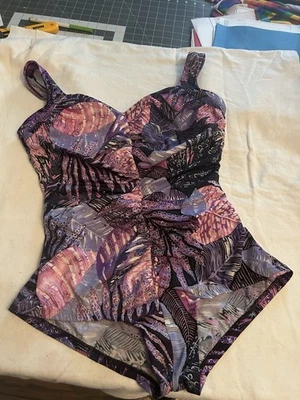 Traje de baño Azul 1 pieza púrpura acanalado adelgazante sujetador incorporado para mujer talla grande 18 W Foto 1 de 4