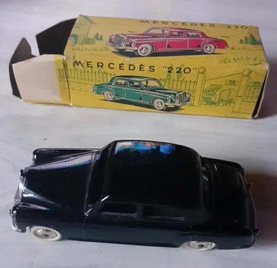 ANCIEN CIJ C.I.J. # 3/12 - MERCEDES BENZ 220 Avec Boîte  - Photo 1/4