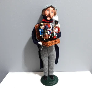 Byers Choice Calor Man Selling Nutcrackers - Picture 1 of 12