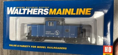 Walthers MainLine HO 910-8717 Intl’ Ext Wide Vision Caboose Great Northern CC - Image 1 of 4