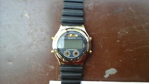 WOMANS QUARTZ CHRONOGRAPH WATCH SILVER GOLD W BLK SILICONE BAND MFG CHINA NICE - Picture 1 of 7