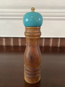 Rare Pioneer Woman Acacia Wood Pepper Grinder Mill Turquoise Country Rustic - Picture 1 of 12