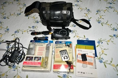 Sony Handycam DCR-DVD108 Mini DVD Camcorder ,Charger xtra battery , remote,flash - Image 1 of 4