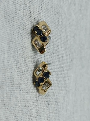 Vtg Gold Plated Simulated Sapphire Crystal Geometric Pierced Stud Earrings .5" - Image 1 of 4