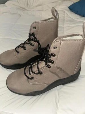 Zapatos de vadeo Caddis para hombre, talla 9, nailon topo CA3905S marrón pesca con mosca. Nuevo Foto 1 de 4