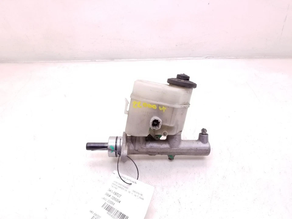 2000 TOYOTA AVALON 3.0L FWD BRAKE MASTER CYLINDER ASSEMBLY  - Image 1 of 4