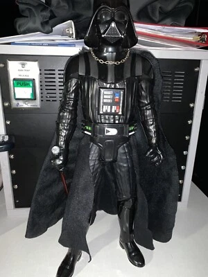 "Figura de 20"" Star Wars Darth Vader 2016 con sable de luz sonidos parlantes funciona muy bien" Foto 1 de 4