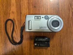 Cámara digital Sony Cyber-Shot DSC-P1 3,3 megapíxeles zoom óptico 3x con batería - Imagen 1 de 3
