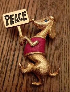 Vintage signierte JJ Jonette 60er Daschund Hund Peace Zeichen goldfarbene Anstecknadel Brosche - Bild 1 von 3