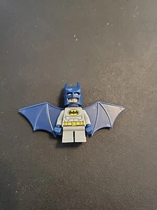LEGO DC THE BATMAN FIGURE & JETPACK SUPER HEROES FROM 6858 CATCYCLE CITY CHASE - Picture 1 of 2
