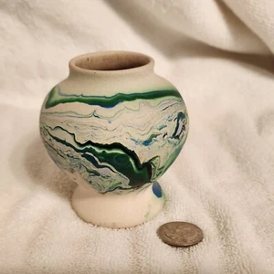 Nemadji Pottery Vase Native Southwestern Green Swirl USA Small 3.25” Tall - Picture 1 of 6