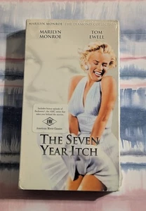 The Seven Year Itch (VHS) 50s Marilyn Monroe Wilder Diamond Collection - Sealed - Foto 1 di 7