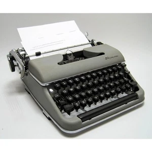 Macchina da scrivere Olympia De Luxe SM3 vintage 1954 verde chiaro Germania - Foto 1 di 11