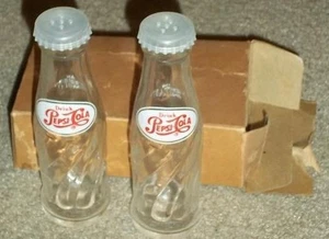 VINTAGE KLARGLAS GETRÄNK PEPSI COLA SALZ & PFEFFERSTREUER, WERBUNG NEUHEIT - Bild 1 von 3