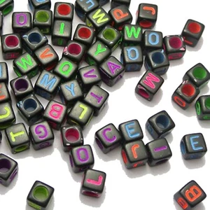 250 cuentas de pony cubo letras alfabeto surtidas negras con color neón 6x6 mm - Imagen 1 de 6