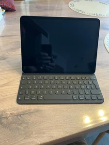 Smart Keyboard Folio pour iPad Pro 11 pouces (4ᵉ génération) et iPad Air 11 " - Photo 1/4