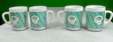 4 New York Jets Plastic Coffee Mug Set from  Graphic Dawn in Passaic NJ Vintage Cover