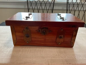 Antike Sturdi Zeder Truhe Hamilton Mfg Co 1924 - Bild 1 von 8