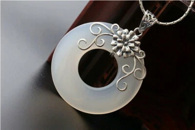 D10 Rimorchio Disco Cerchio Bianca Calcedonio con Fiore 925 Argento Sterling - Immagine 1 di 3