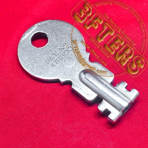 Original SINGER Key for Featherweight 221 222k 221k Sewing Machine Case - Picture 1 of 7