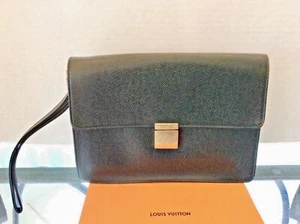 Louis Vuitton Clutch GREEN/Epicea SALENGA TAIGA Rare Vintage Authentic - Picture 1 of 10