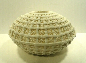 Vintage Open Lattice Dry Vase - Picture 1 of 5