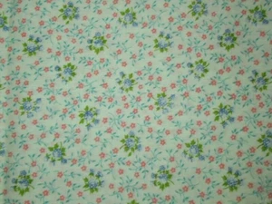18X22 LIGHT GREEN W TINY PINK BLUE GREEN FLOWERS COTTON FAT QUARTER FABRIC QUILT - Picture 1 of 2