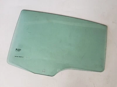 Chevrolet Malibu 2010 ventana trasera izquierda cristal fabricante de equipos originales Foto 1 de 2