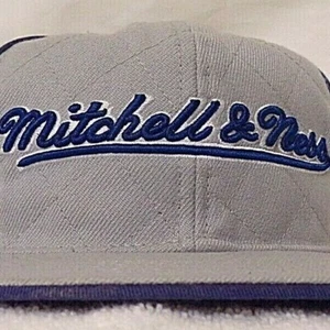 GORRA CON LOGOTIPO BORDADO MITCHELL & NESS TALLA-8 - Imagen 1 de 7