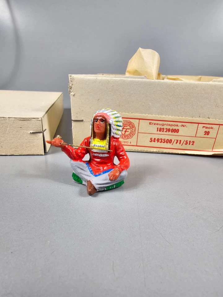 DDR Gummi Indianer Grauer Bär rot/grau Richard Hopf NEU unbespielt - Bild 1 von 1