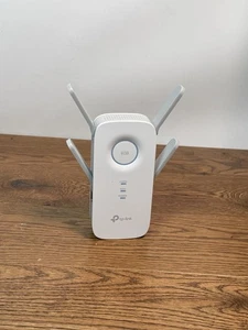 TP-Link RE650 AC2600 MU-MIMO Wi-Fi Range Extender - Dual Band Booster Plug - Afbeelding 1 van 8
